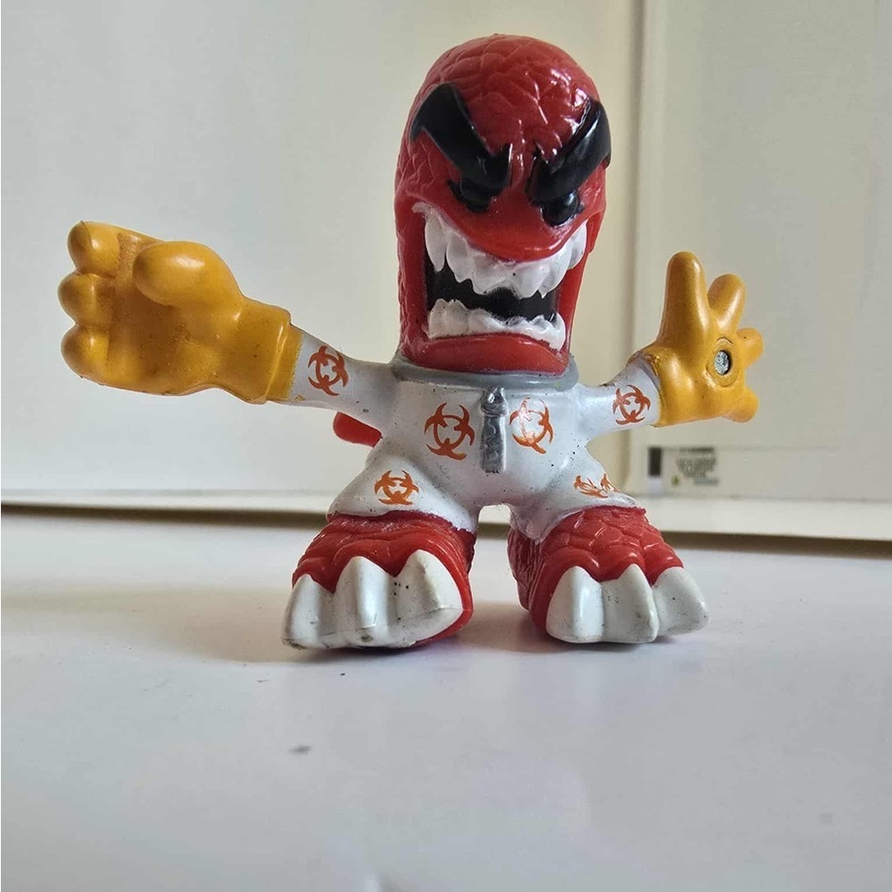 Tech Deck Brad Nuclear Kaiju Red Dragon Action Figure Toy Dude Skate 2004